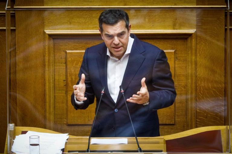 A. Τσίπρας: Η Βουλή καλείται να απαντήσει σήμερα αν είναι με τη Δημοκρατία ή την εκτροπή