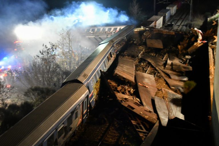 Τέμπη: Μηχανοδηγός προς σταθμάρχη Λάρισας: «Είμαι στην κάθοδο, είμαι καλά εδώ;»