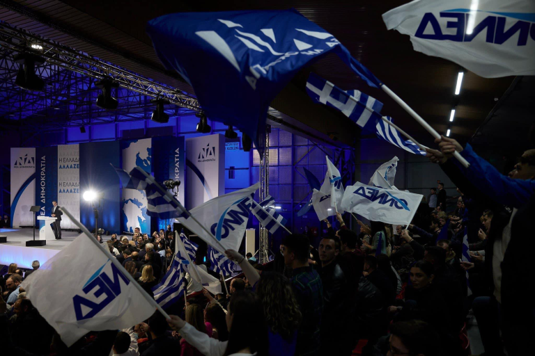 4 χρόνια από το «όχι» στην Αριστερά:       Η περίληψη