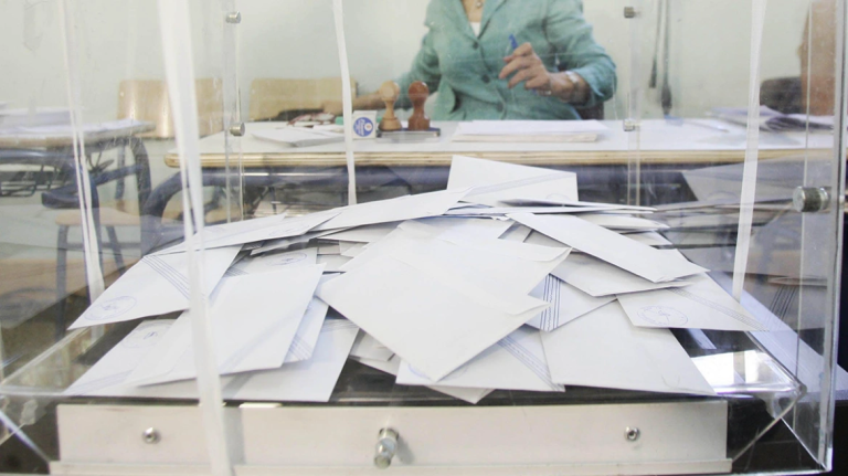 Εκλογές: νωρίτερα από ποτέ και μέσω τάμπλετ τα αποτελέσματα των εκλογών της 21ης Μαΐου