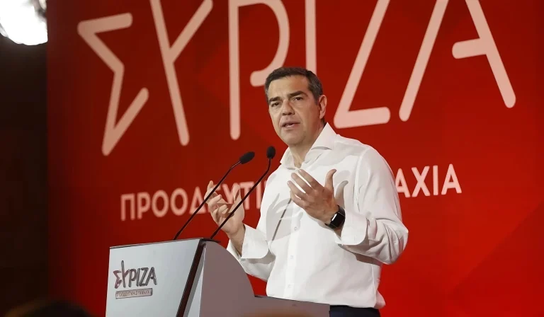 Τσίπρας και «νέα γενιά» του ΣΥΡΙΖΑ παρουσιάζουν την προγραμματική πρόταση του κόμματος