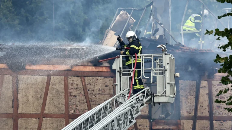 Τραγωδία στη Γαλλία: Τουλάχιστον 9 νεκροί από φωτιά σε εξοχική κατοικία όπου παραθέριζαν ΑμεΑ