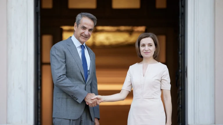 Μητσοτάκης: Συναντήθηκε με την πρόεδρο της Μολδαβίας – Στο τραπέζι η πρόθεση για άνοιγμα ελληνικής πρεσβείας στο Κισινάου