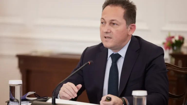 Φωτιές – Στέλιος Πέτσας: Οι πυρκαγιές δεν προσφέρονται για μικροκομματική αντιπαράθεση
