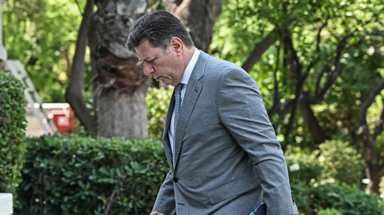 Παραιτήθηκε ο Βαρβιτσιώτης από υπουργός Ναυτιλίας – Στη θέση του ο Χρήστος Στυλιανίδης