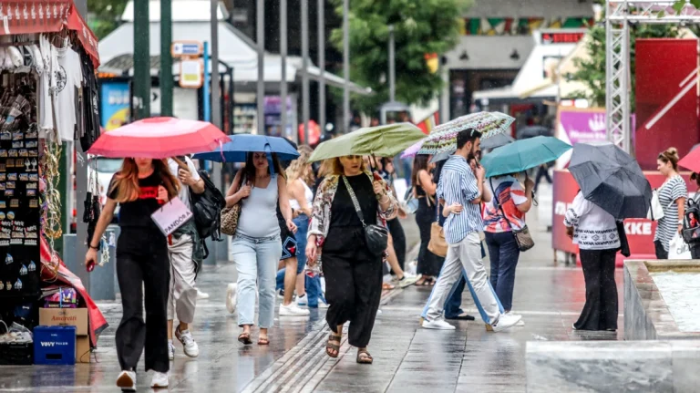 Καιρός: Τι είναι το φαινόμενο της «ψυχρής λίμνης» που θα φέρει σφοδρές καταιγίδες – Ποια μέτρα προτείνει η Πολιτική Προστασία