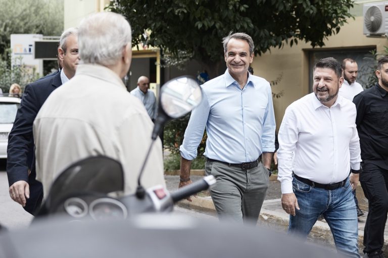 Κυριάκος Μητσοτάκης με Νίκο Χαρδαλιά από Βύρωνα: Θα είμαστε εκεί για να κάνουμε τη ζωή σας καλύτερη κάθε μέρα