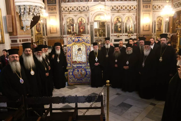 Ο θεσμός της οικογένειας ανατρέπεται απο τον γάμο των ομοφυλοφίλων