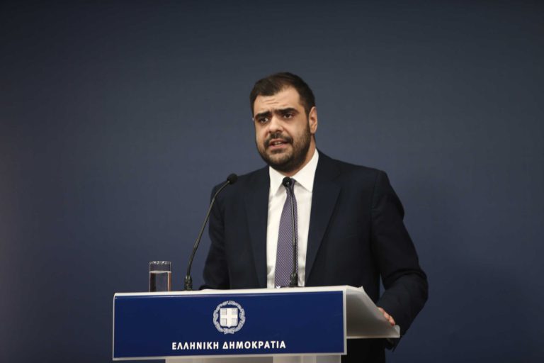 Ανασχηματισμός: Χρυσοχοΐδης στο Προστασίας του Πολίτη, Δόμνα Μιχαηλίδου στο Εργασίας 