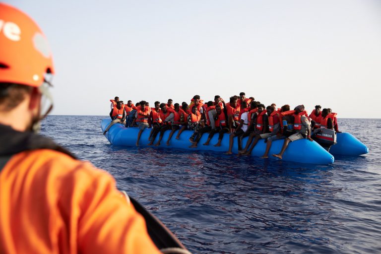 Ελλάδα και Τουρκία ξεκινούν κοινές περιπολίες στο Αιγαίο για να σταματήσουν τους δουλεμπόρους