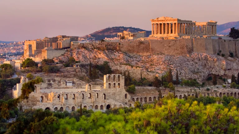 CNN: Ο ασθενής της Ευρώπης, θεραπεύτηκε και έγινε χώρα πρότυπο για την ΕΕ