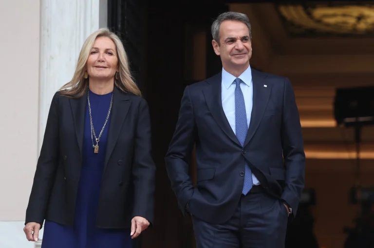 Κυριάκος και Μαρέβα Μητσοτάκη στην αντεπίθεση μετά την ανάρτηση Ακρίτα