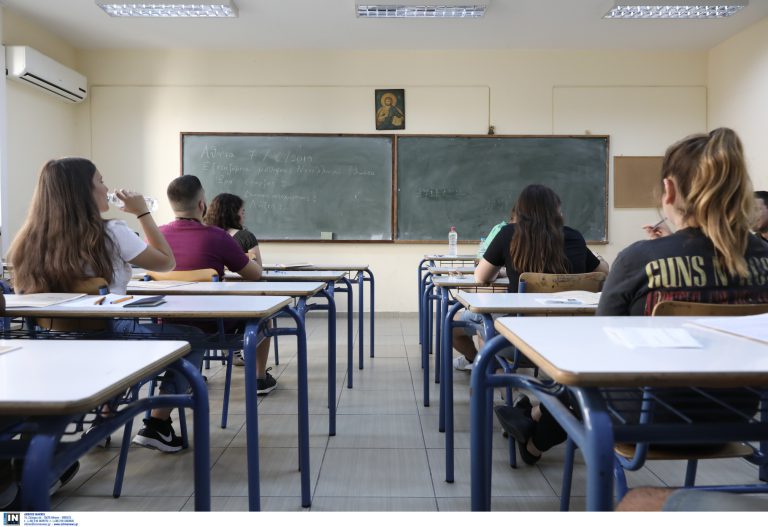 Πιερρακάκης: Έρχεται το πολλαπλό βιβλίο στα σχολεία και βελτιώσεις στο σύστημα των Πανελλαδικών
