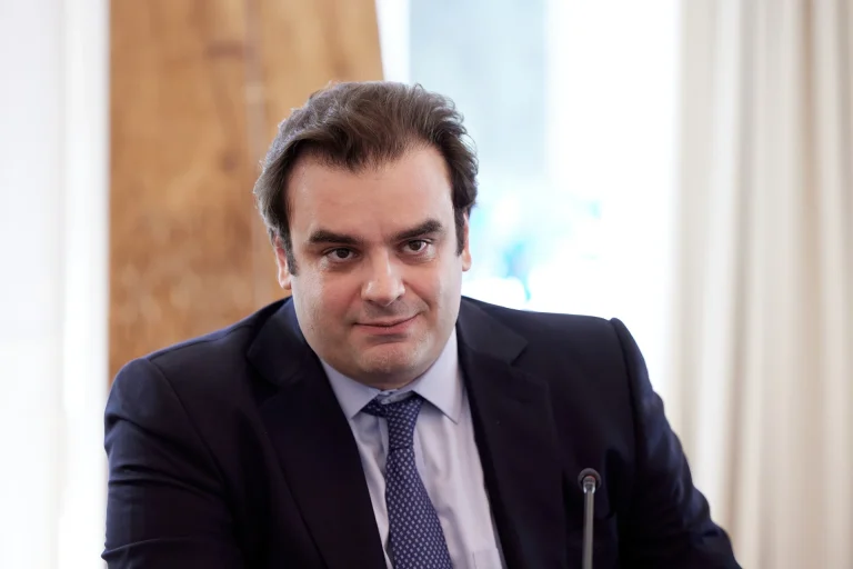 Υπουργείο Παιδείας: Ανακοινώθηκαν 10.000 νέοι μόνιμοι διορισμοί στα σχολεία
