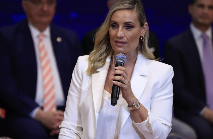 Ελεονώρα Μελέτη: για τη ρητορική μίσους στα μέσα κοινωνικής δικτύωσης