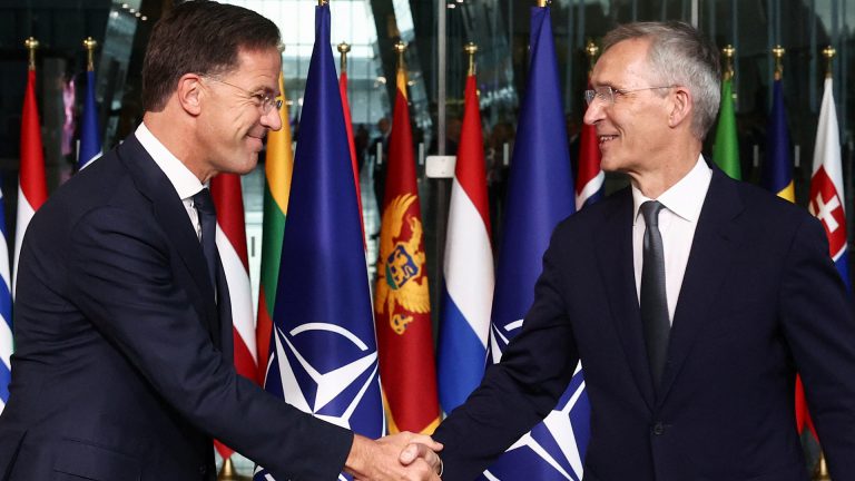 NATO: Ανέλαβε επισήμως νέος γενικός γραμματέας ο Μαρκ Ρούτε