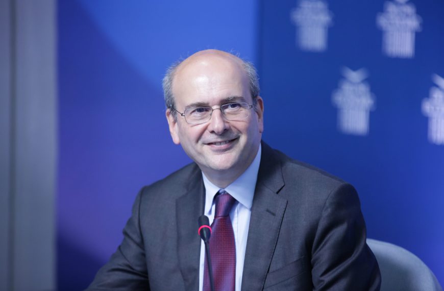 Προϋπολογισμός 2025: Μόνιμες μειώσεις φόρων, αυξήσεις μισθών και συντάξεων ύψους 1,1 δισ. ευρώ
