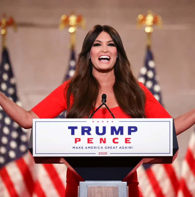Kimberly Guilfoyle: Η δικηγορία, το Fox News και η ερωτική σχέση με τον γιο του Τραμπ