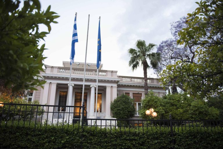 Παγώνουν μέχρι νεωτέρας οι αποφάσεις ασύλου για Σύρους πρόσφυγες