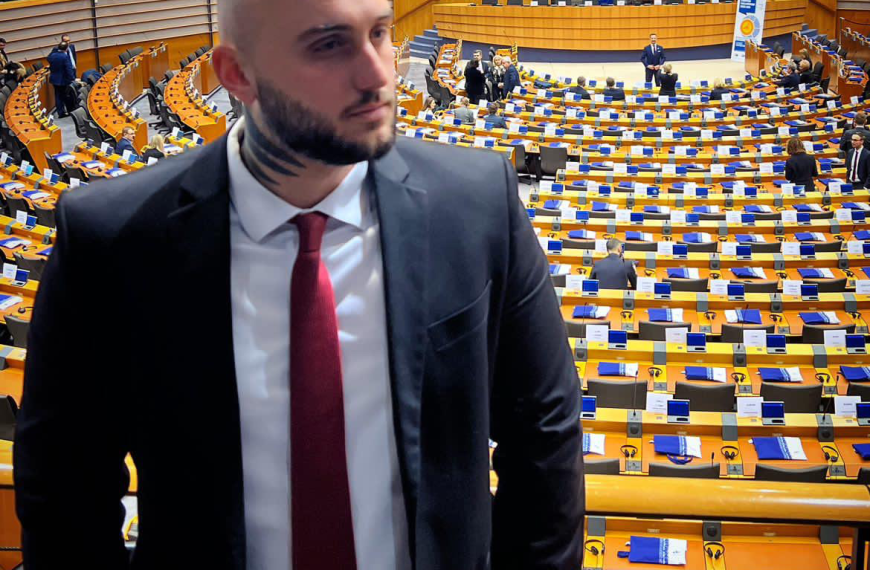 Δημήτρης Πατσιλίβας: Στρατηγικές Επαφές στις Βρυξέλλες και Επανεκκίνηση για τη Δυτική Αθήνα