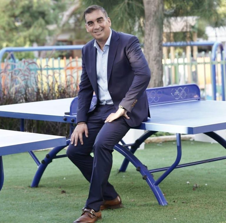Γιάννης Κωνσταντάτος: Με συνέπεια και όραμα, μεταμορφώνει τις γειτονιές του Δήμου Αργυρουπολης – Ελληνικού