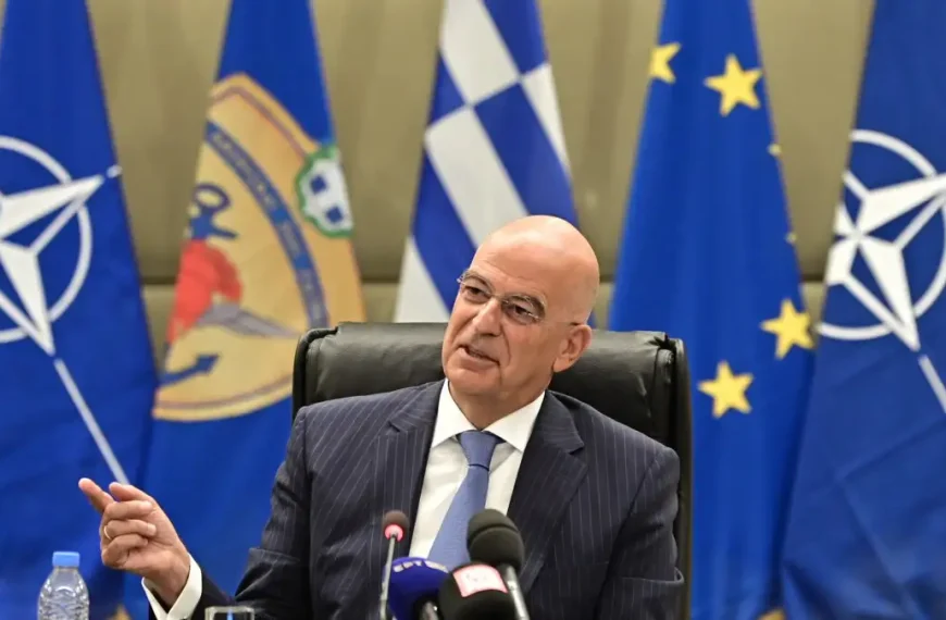 Δένδιας: Θητεία μόνο στον Στρατό Ξηράς, αυξάνεται ο μισθός των στρατευμένων από €8 ευρώ σε €50- €100