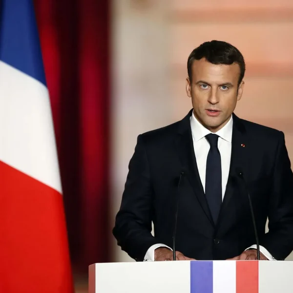 Ο Macron δεν επιθυμεί διάλυση της Εθνοσυνέλευσης, αλλά αφήνει ανοιχτό το ενδεχόμενο, λέει το Μέγαρο των Ηλυσίων