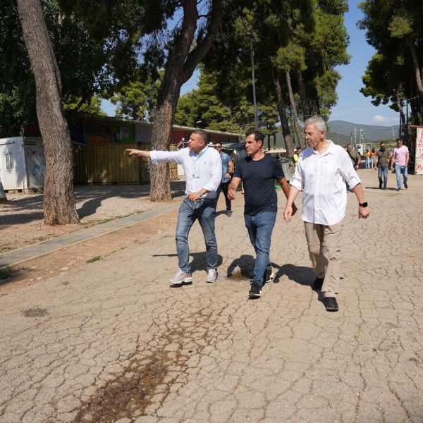 Με σχέδιο, παρουσία και αποφασιστικότητα: Περιοδεία Πλεύρη στις δομές φιλοξενίας – Στο πλευρό του ο Γενικός Γραμματέας Δημήτρης Γλυμής