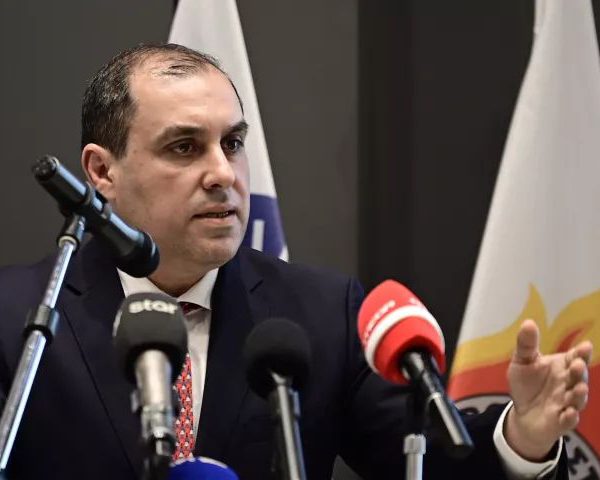 Κατσαφάδος: «Στηρίζουμε έμπρακτα τους πυρόπληκτους – Τη Δευτέρα οι ανακοινώσεις για τα νέα μέτρα»