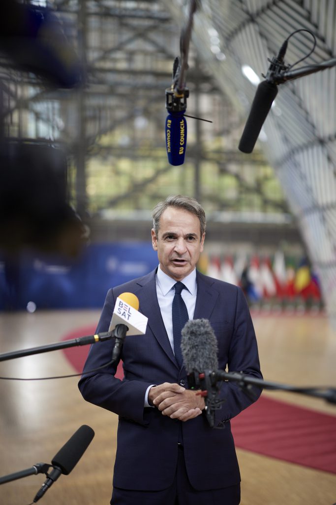 Κ. Μητσοτάκης στο Politico: Χρειαζόμαστε ευρωπαϊκές δομές και ευρωπαϊκή χρηματοδότηση για να αναπτύξουμε τις αμυντικές μας δυνατότητες