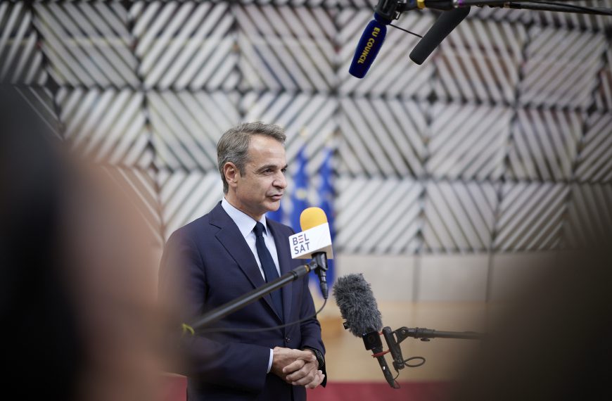 Κ. Μητσοτάκης στο Politico: Χρειαζόμαστε ευρωπαϊκές δομές και ευρωπαϊκή χρηματοδότηση για να αναπτύξουμε τις αμυντικές μας δυνατότητες