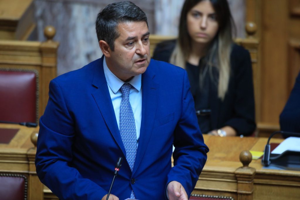 Γιώργος Μυλωνάκης: Η ήρεμη δύναμη πίσω από τη θεσμική αυτοπεποίθηση της χώρας