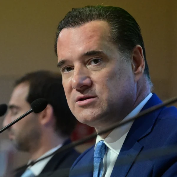 Άδωνις Γεωργιάδης: Σε κανένα κράτος δεν οικειοποιείται μια μερίδα ένα εθνικό σύμβολο όπως ο Άγνωστος Στρατιώτης – Ρωτήστε τον κ. Δένδια, αυτός θα είναι ο αρμόδιος