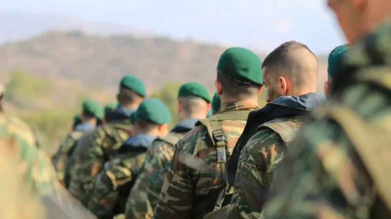 Aυξήσεις στις Ένοπλες Δυνάμεις: Πόσα θα παίρνουν οι οπλίτες θητείας – Δείτε τους δικαιούχους και τα ποσά