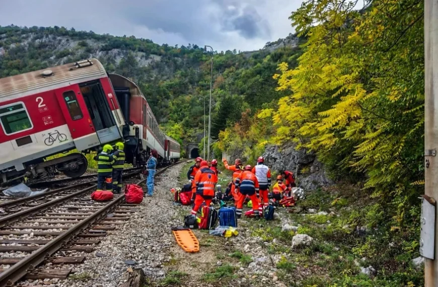Σλοβακία: Μετωπική σύγκρουση τρένων – Τουλάχιστον 20 τραυματίες