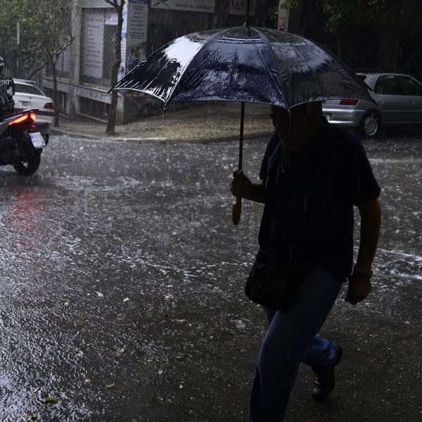 Live χάρτης δείχνει πώς θα κινηθεί η κακοκαιρία Adel – Έρχονται ισχυρές καταιγίδες σε 7 περιοχές