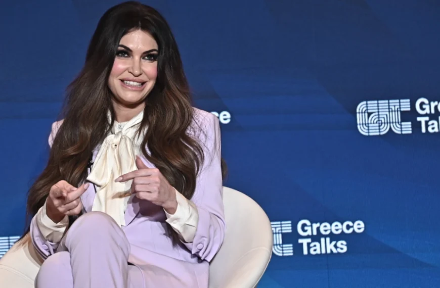 η πρέσβης των Ηνωμένων Πολιτειών στην Ελλάδα, Κίμπερλι Γκιλφόιλ, συνομίλησε με τον δημοσιογράφο Γιώργο Ευγενίδη