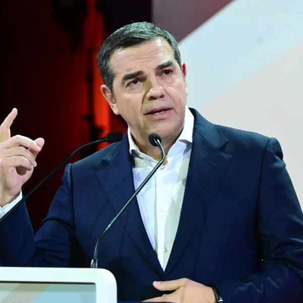 Τσίπρας: Ο Μητσοτάκης φοβάται την «Ιθάκη» – Προτιμά την αποδόμηση της αλήθειας από την αναμέτρηση μαζί της