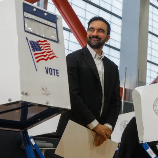 Ο Ζοχράν Μαμντάνι γίνεται ο πρώτος μουσουλμάνος δήμαρχος της Νέας Υόρκης – Εξελέγη με 60%