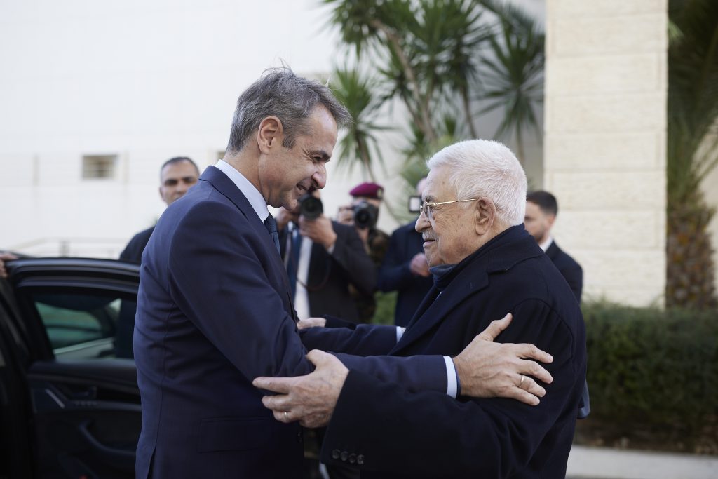 Μητσοτάκης: Σημαντικός ο διάλογος για την ειρήνη στη Γάζα με σεβασμό στο διεθνές δίκαιο - Αμπάς: Ευχαριστώ την Ελλάδα για τη στήριξη στα δικαιώματά μας