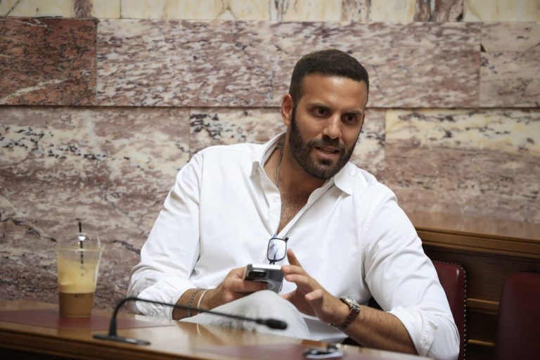 Παππάς: Άφαντος μετά το ξύλο σε δημοσιογράφο στο Στρασβούργο: Τα τηλεφωνήματα Φάμελλου – Αρβανίτη για διαγραφή και οι ενστάσεις Πολάκη