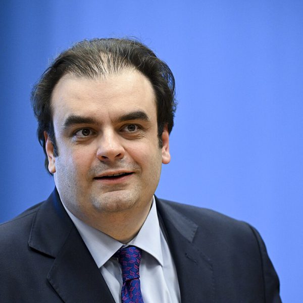 Πιερρακάκης: «Η εκδίκηση και η εξιλέωση της Αθήνας»- Τα διεθνή ΜΜΕ για την εκλογή του στο Eurogroup