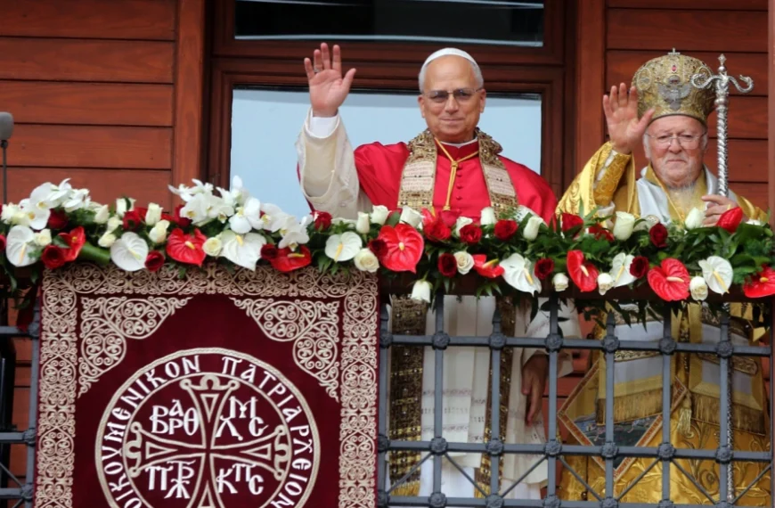 Τι σηματοδοτεί η ιστορική επίσκεψη του Πάπα Λέοντα ΙΔ’ στο Φανάρι