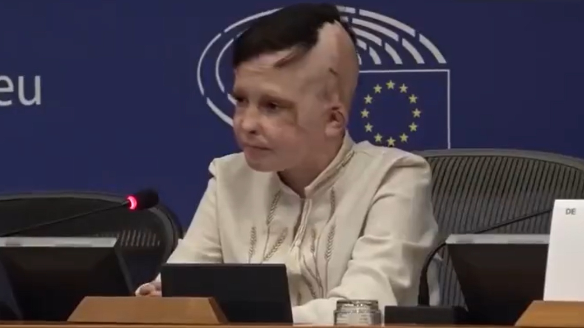 Ήταν η τελευταία φορά που είδα τη μαμά μου: Ο 11χρονος Roman από την Ουκρανία λύγισε διερμηνέα και κοινό στο Στρασβούργο