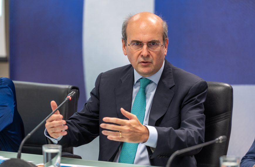 Χατζηδάκης: Έρχονται βελτιώσεις για τους αγρότες στον ειδικό φόρο κατανάλωσης και στο αγροτικό ρεύμα