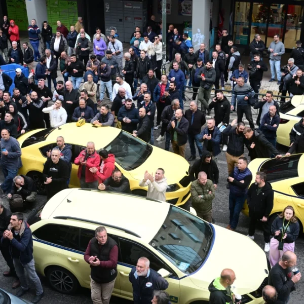 Σε 48ωρη απεργία τα ταξί στις 13 και 14 Ιανουαρίου