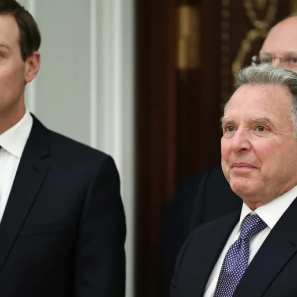 Ξεκίνησε η τριμερής ΗΠΑ-Ρωσίας και Ουκρανίας στο Άμπου Ντάμπι, στο επίκεντρο το «αγκάθι» του Ντονμπάς