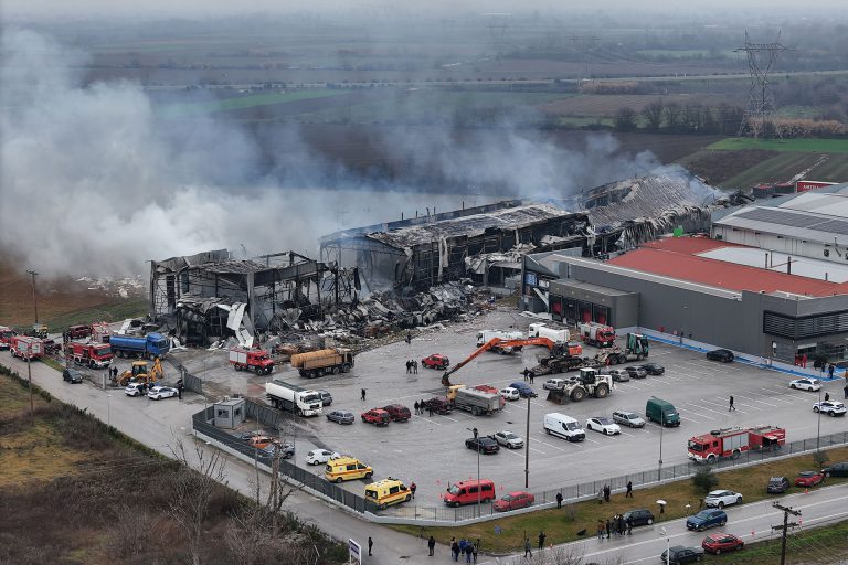 Τρίκαλα: Όλοι έλεγαν ότι μυρίζει στο εργοστάσιο, αλλά δεν θα το καταθέσουν γιατί φοβούνται, λέει αδερφή θύματος της τραγωδίας