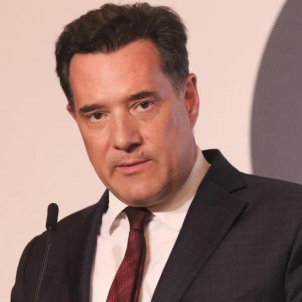 Ακτιβιστές ζήτησαν να δουν παιδιά από το ναυάγιο στη Χίο – Αρνηθήκαμε, τα νοσοκομεία δεν είναι χώροι πολιτικού σόου, λέει ο Γεωργιάδης