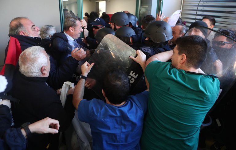 «Δεν Είναι VAR, Είναι Δημοκρατία» του Άκη Δαγλαρτζή